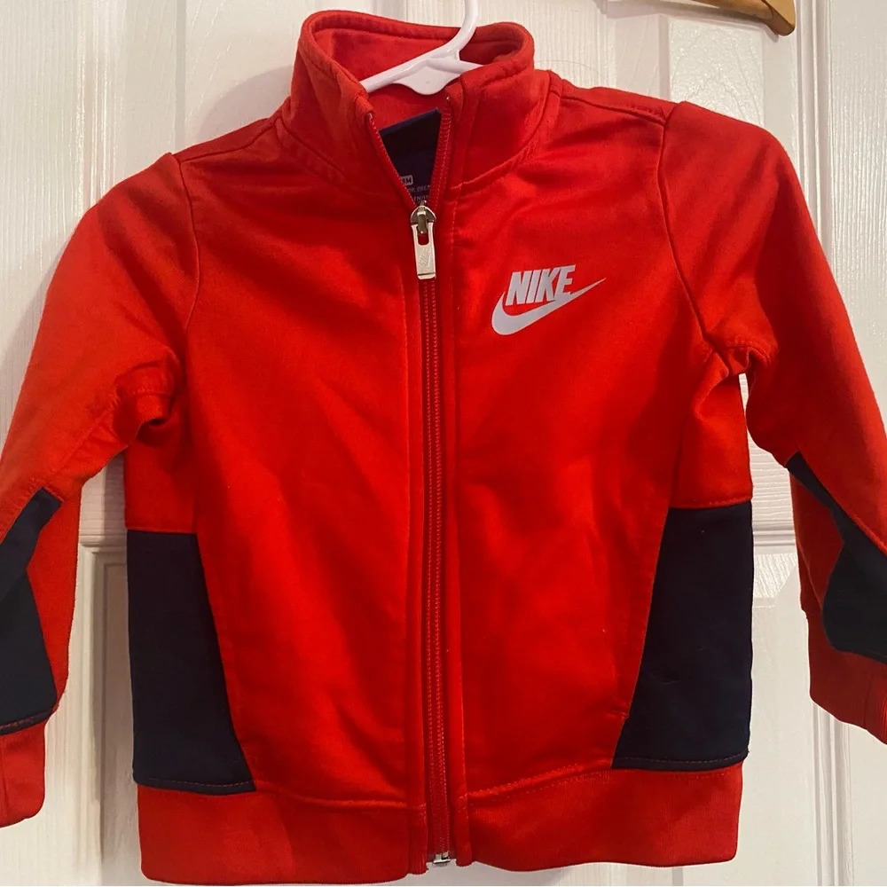 Nike Jacket - Picture 2 of 7